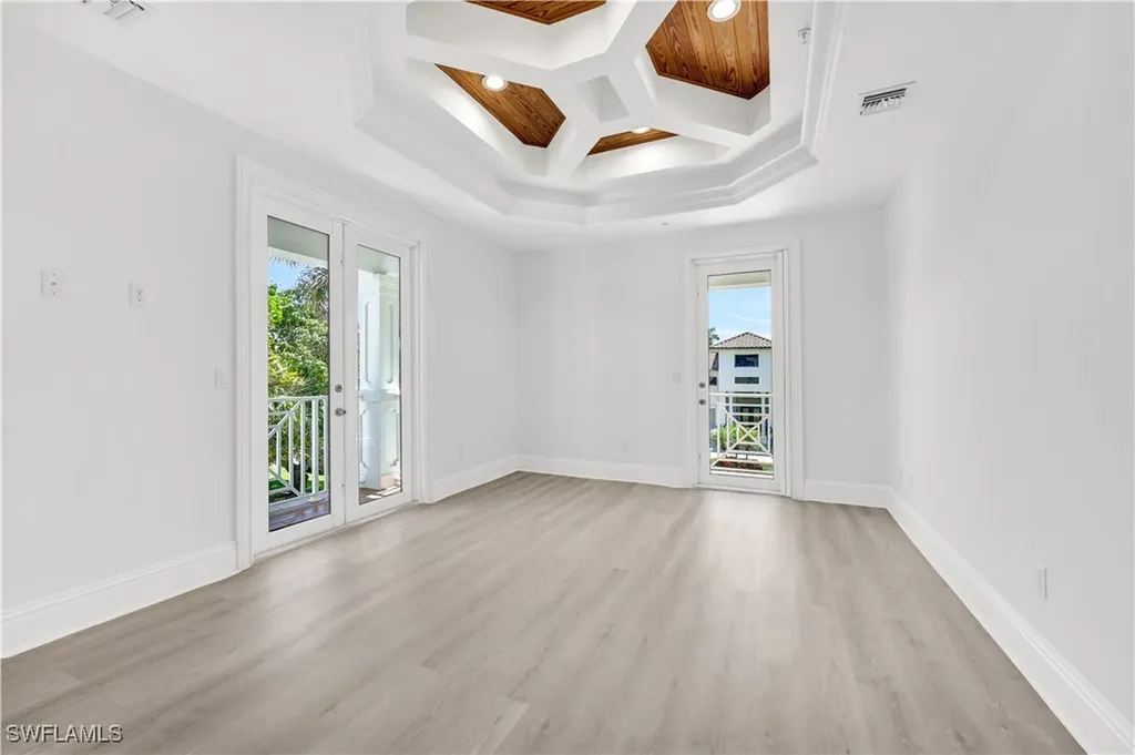 699 Fairway Terrace Naples FL 34103