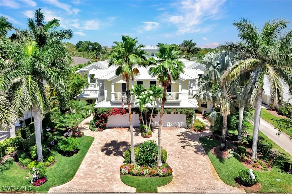 699 Fairway Terrace Naples FL 34103