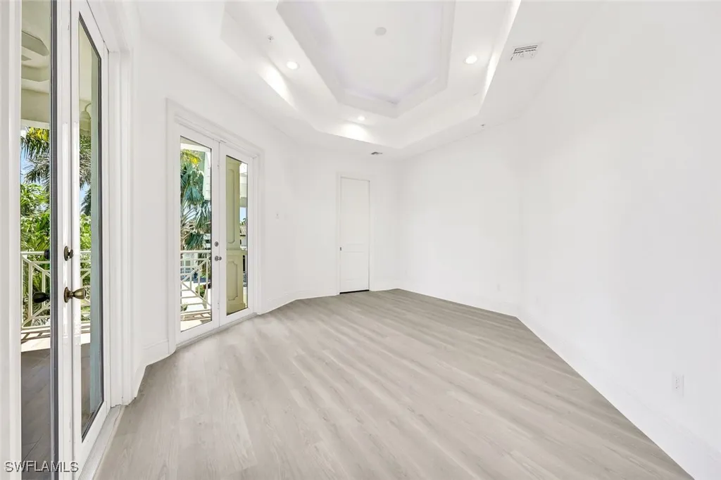 699 Fairway Terrace Naples FL 34103