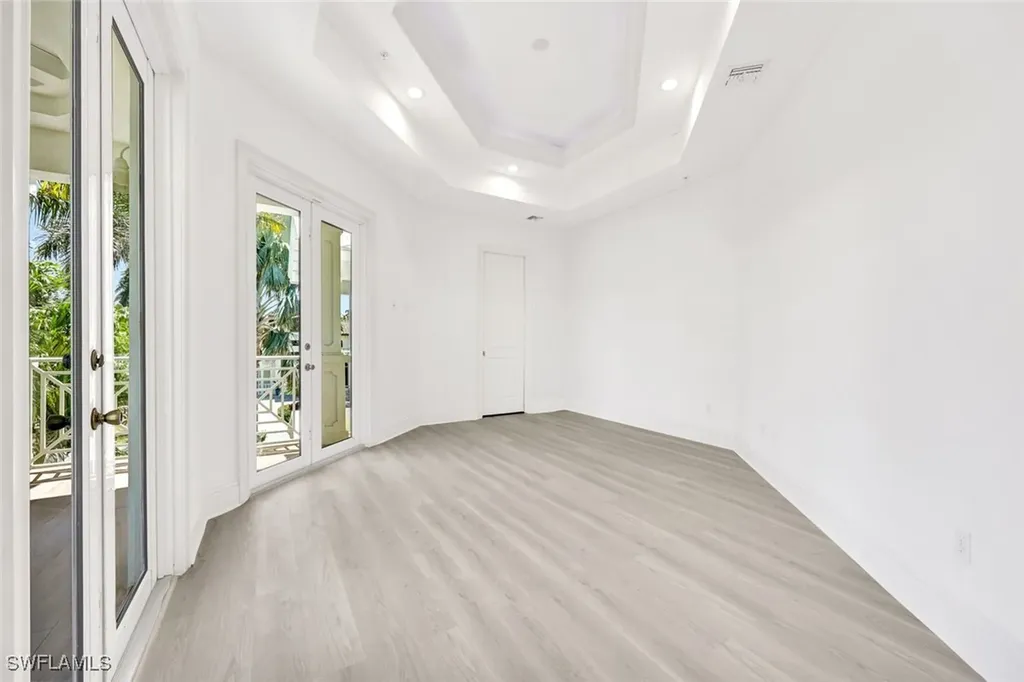 699 Fairway Terrace Naples FL 34103