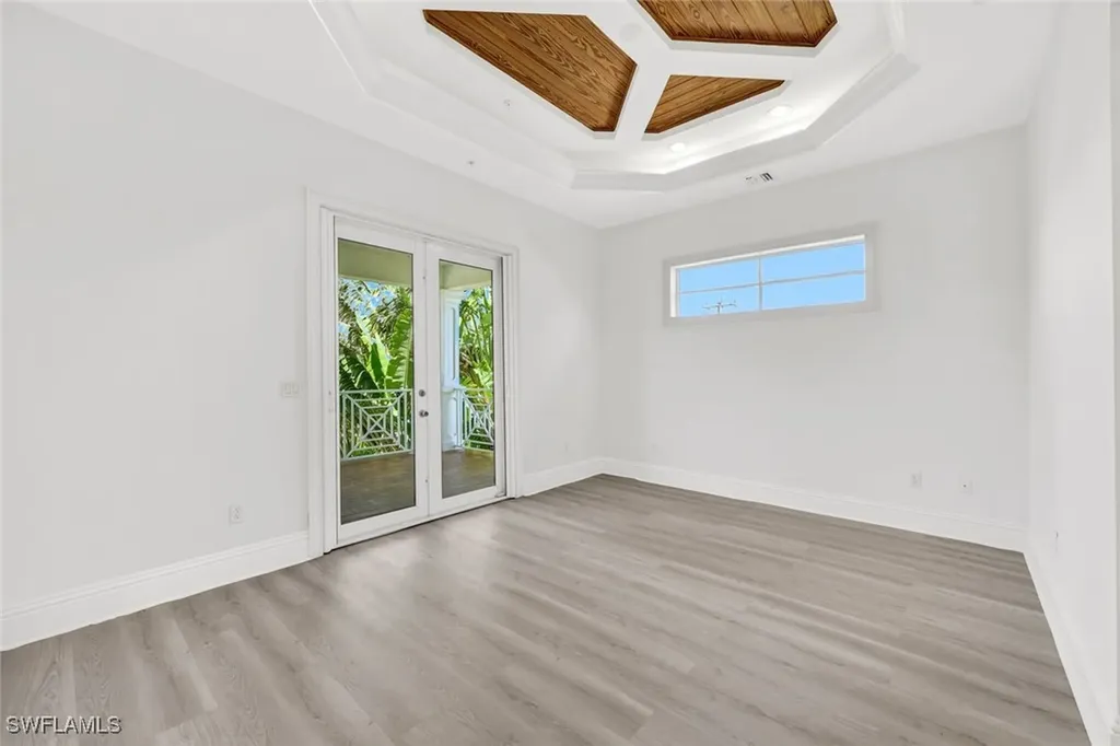 699 Fairway Terrace Naples FL 34103
