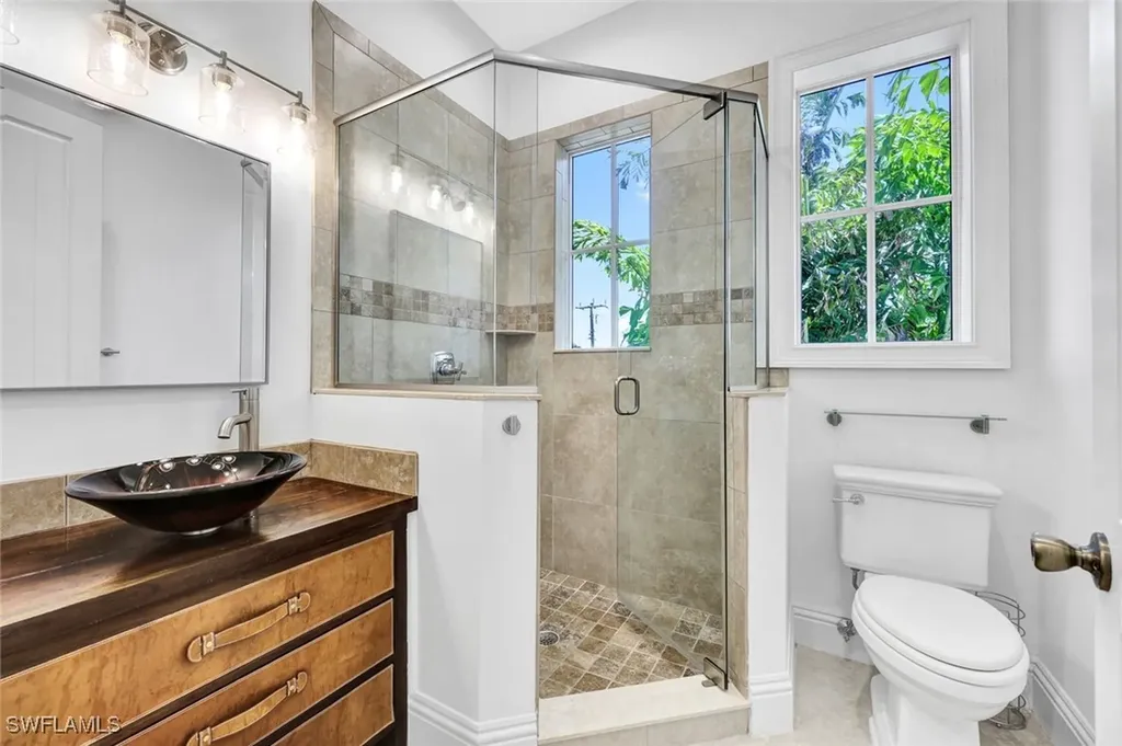 699 Fairway Terrace Naples FL 34103