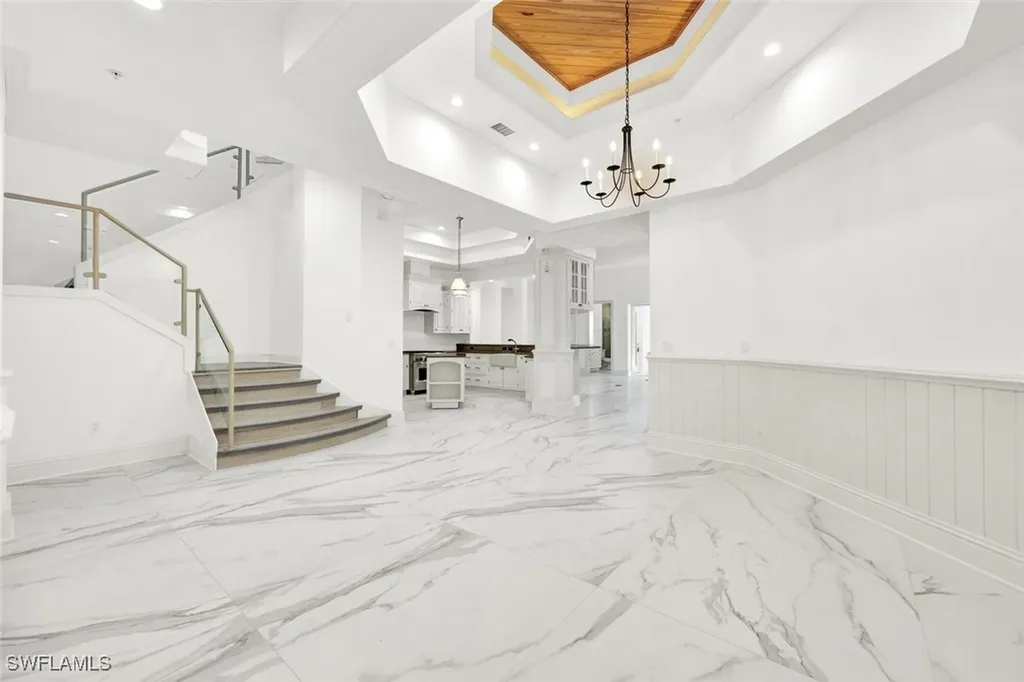 699 Fairway Terrace Naples FL 34103