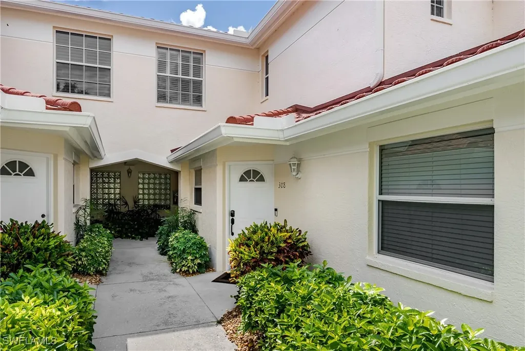 650 Lalique Circle Naples FL 34119