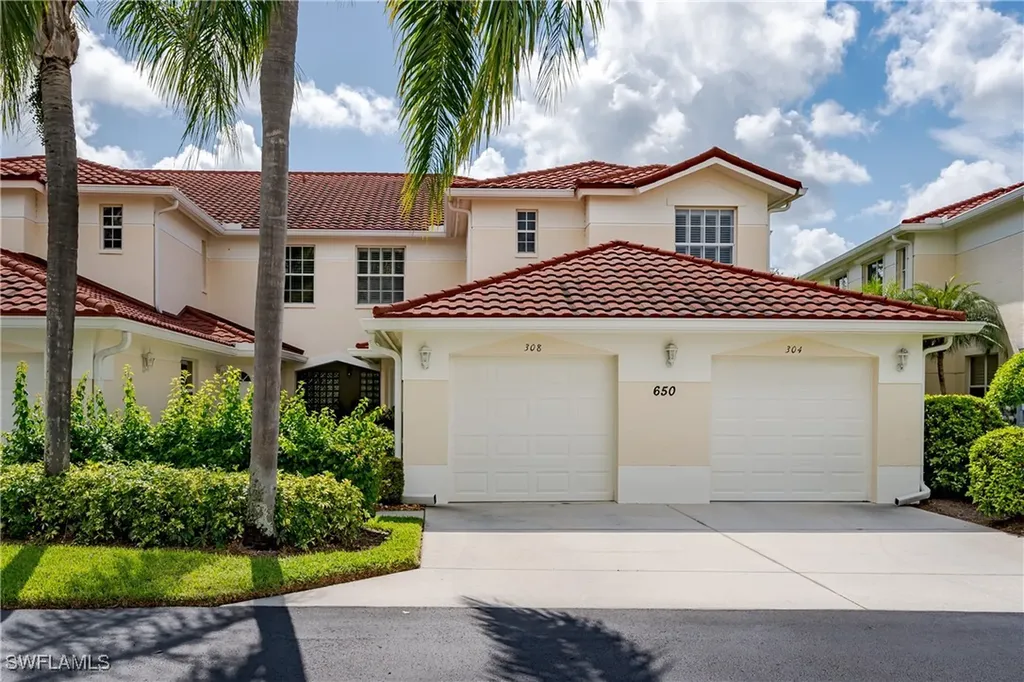 650 Lalique Circle Naples FL 34119
