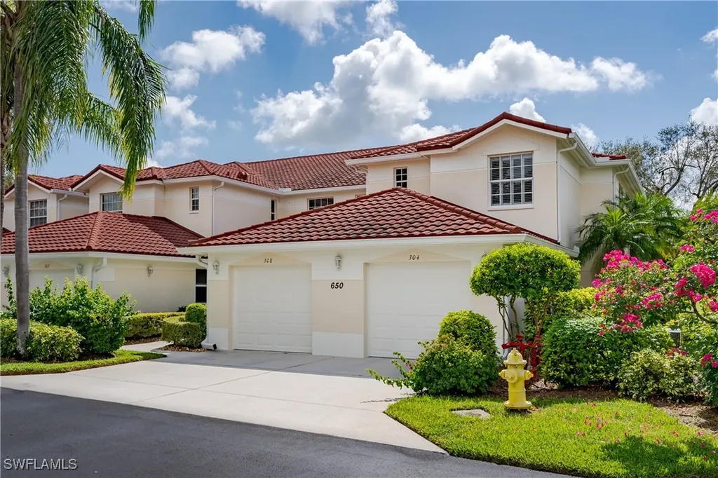 650 Lalique Circle Naples FL 34119