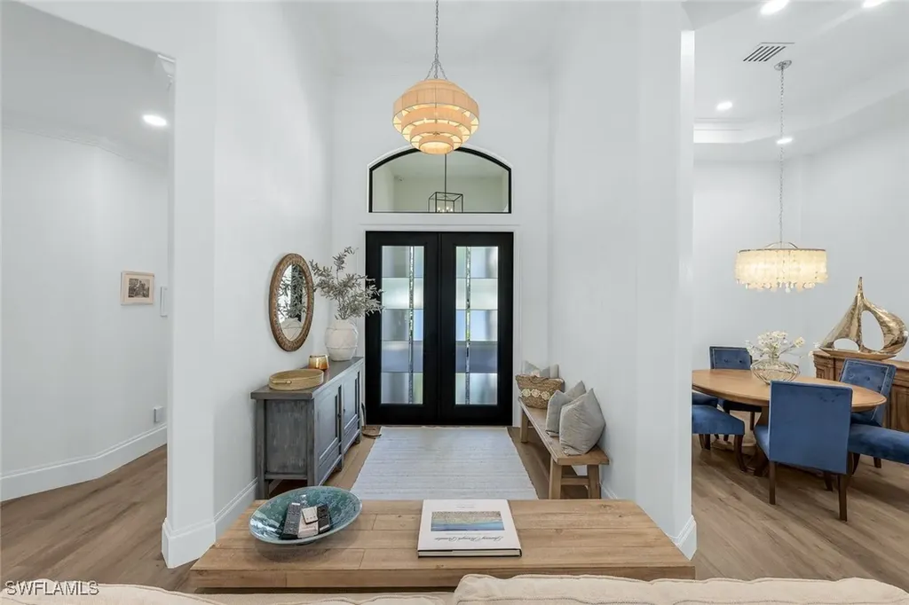 5092 Cerromar Drive Naples FL 34112