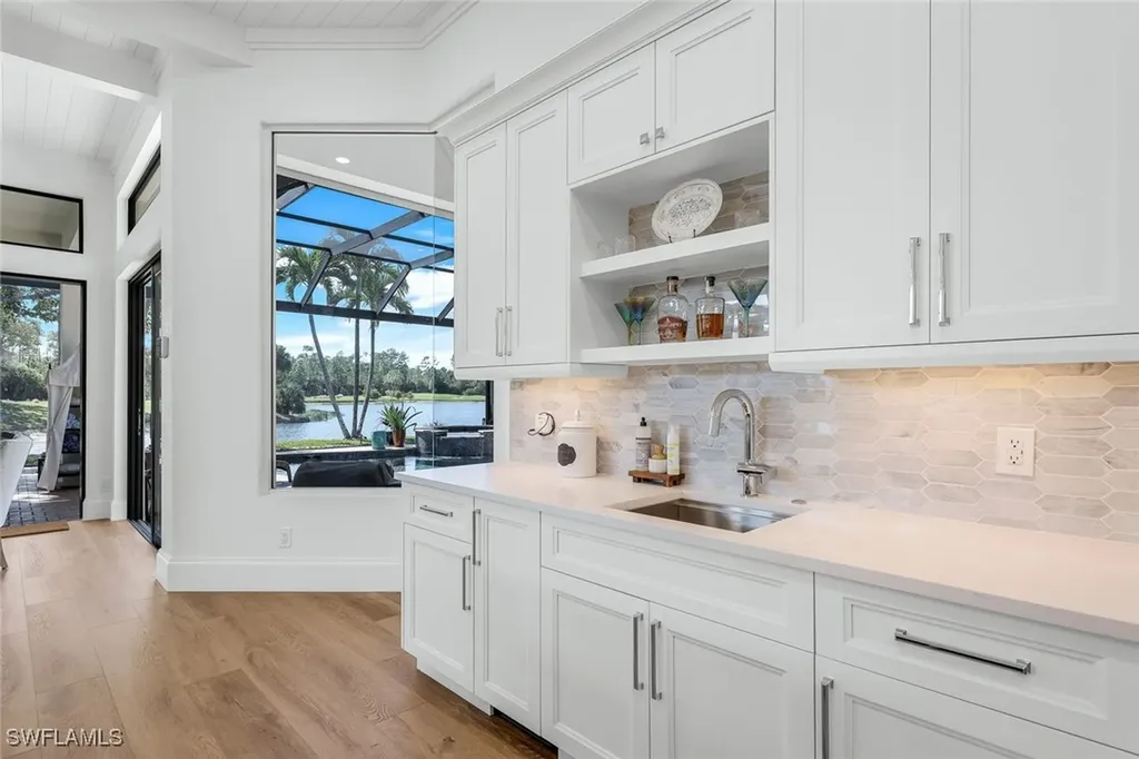 5092 Cerromar Drive Naples FL 34112