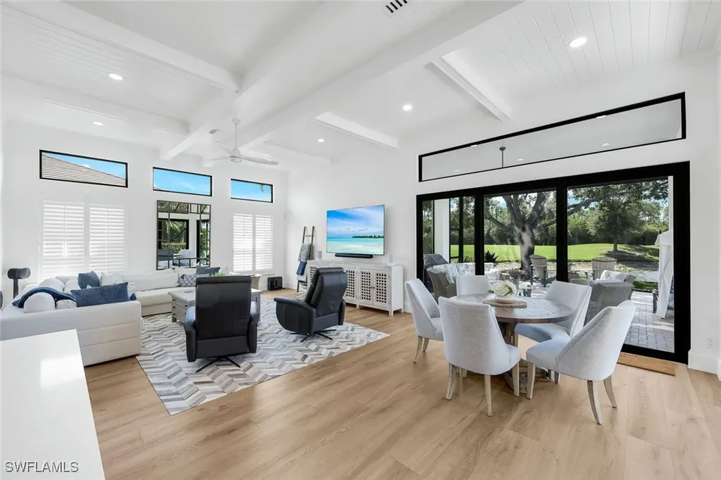 5092 Cerromar Drive Naples FL 34112