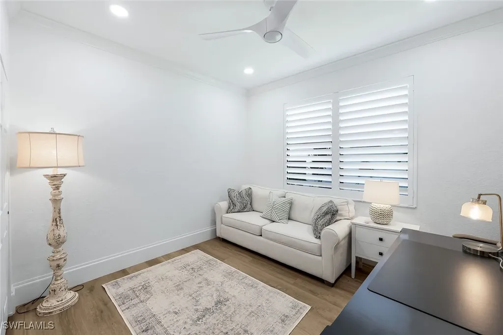 5092 Cerromar Drive Naples FL 34112