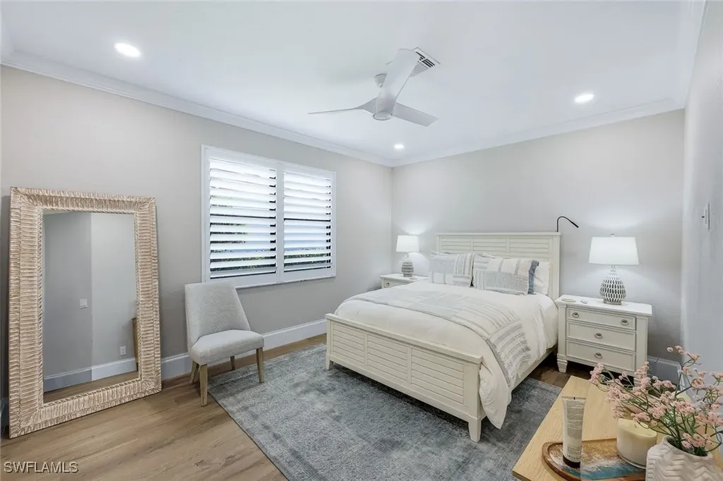 5092 Cerromar Drive Naples FL 34112