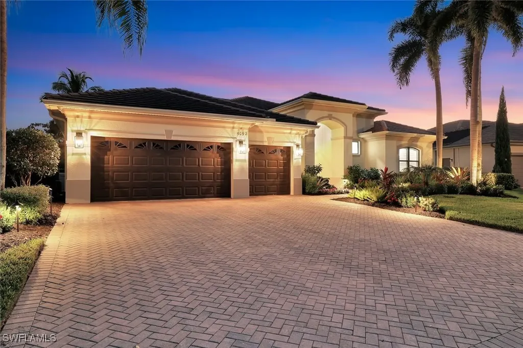 5092 Cerromar Drive Naples FL 34112