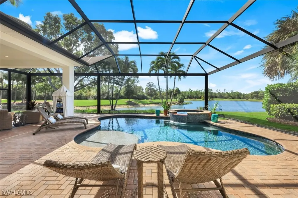 5092 Cerromar Drive Naples FL 34112