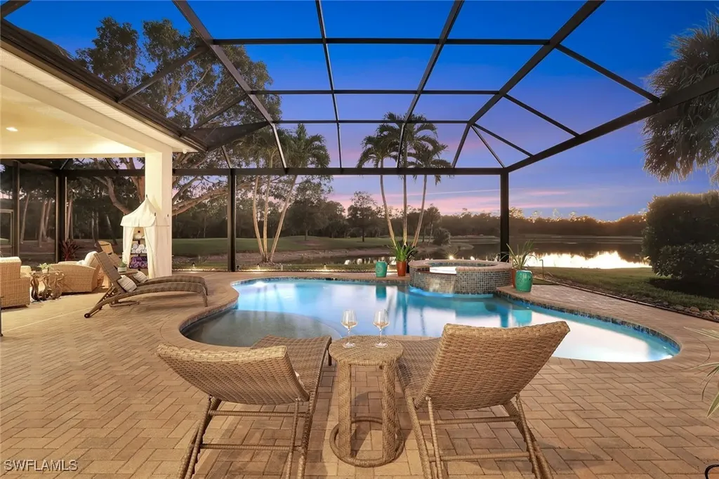 5092 Cerromar Drive Naples FL 34112