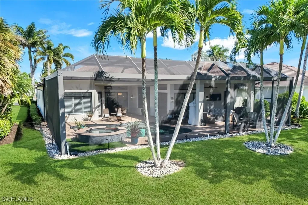 5092 Cerromar Drive Naples FL 34112