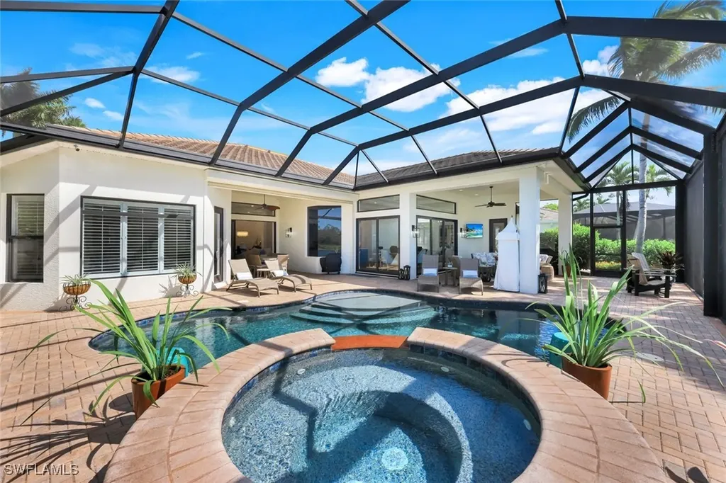 5092 Cerromar Drive Naples FL 34112