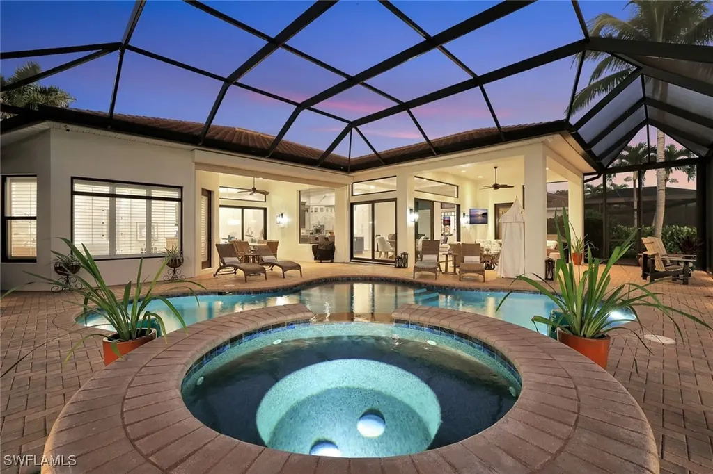 5092 Cerromar Drive Naples FL 34112