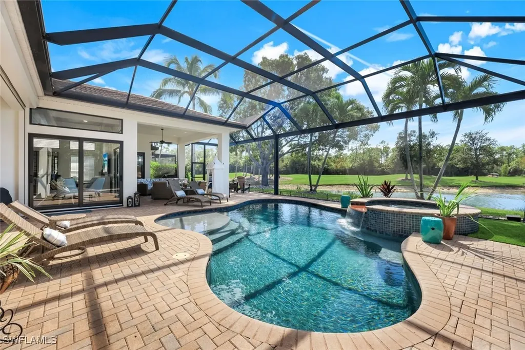 5092 Cerromar Drive Naples FL 34112