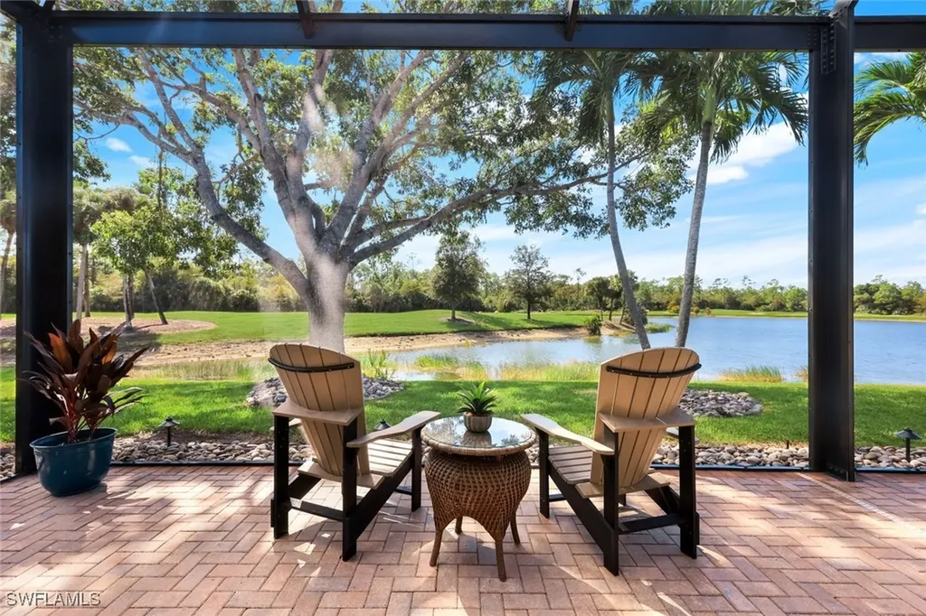 5092 Cerromar Drive Naples FL 34112