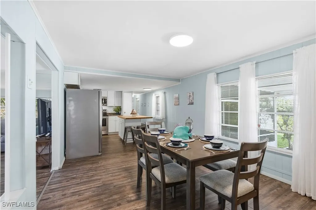 123 Cedar Lane Naples FL 34114