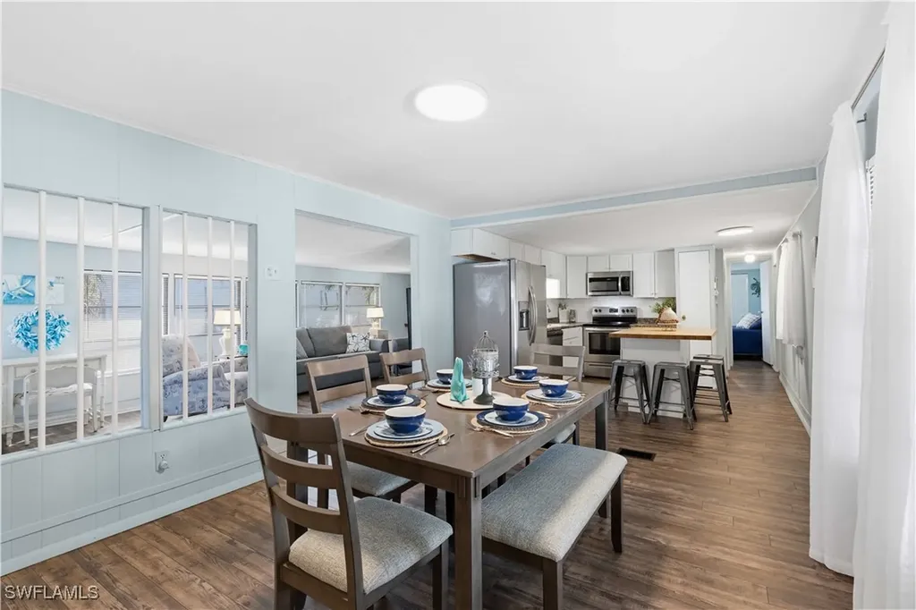 123 Cedar Lane Naples FL 34114