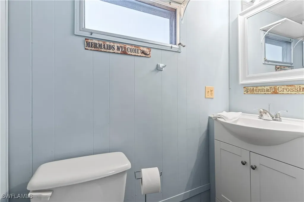 123 Cedar Lane Naples FL 34114