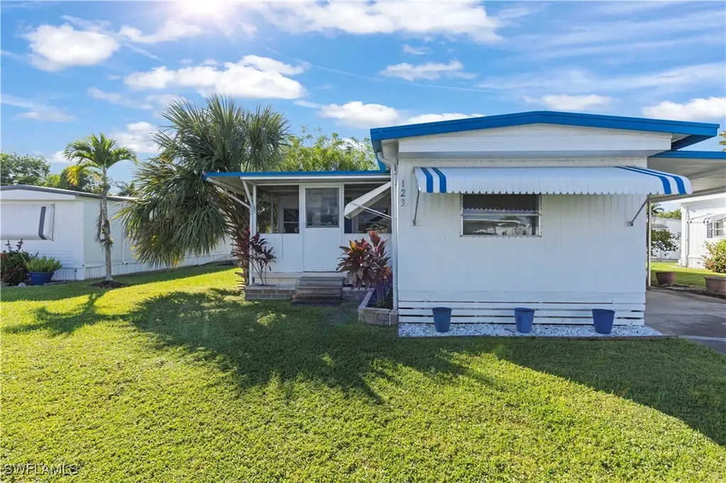 123 Cedar Lane Naples FL 34114