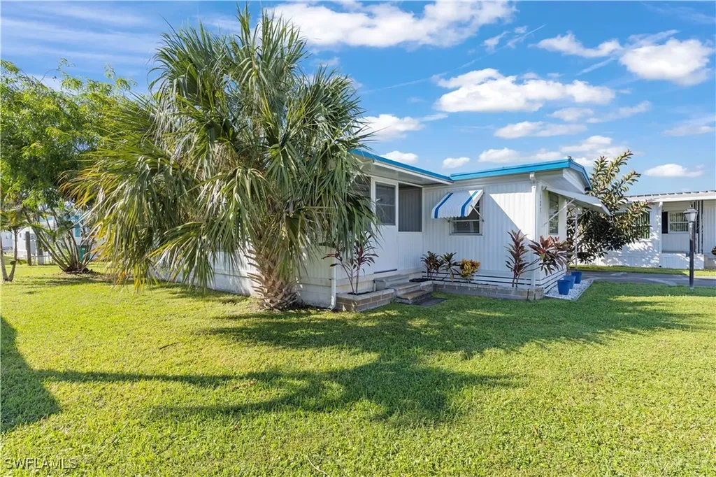 123 Cedar Lane Naples FL 34114