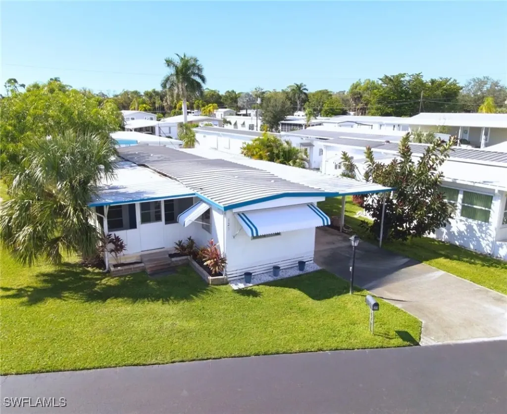 123 Cedar Lane Naples FL 34114