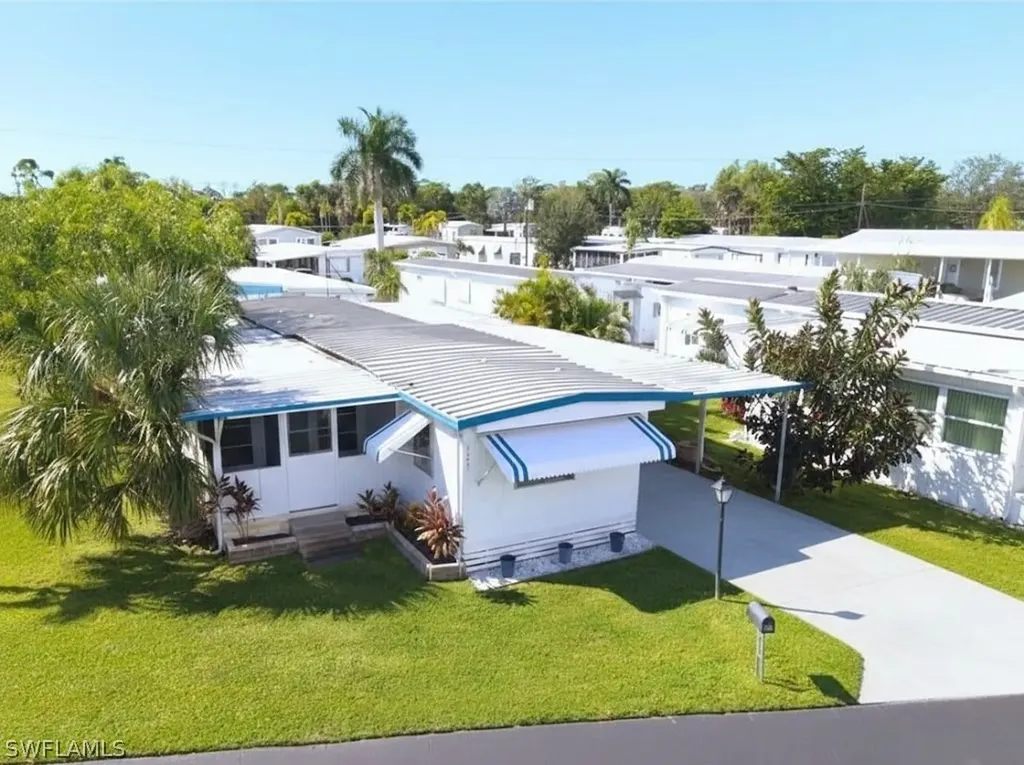 123 Cedar Lane Naples FL 34114