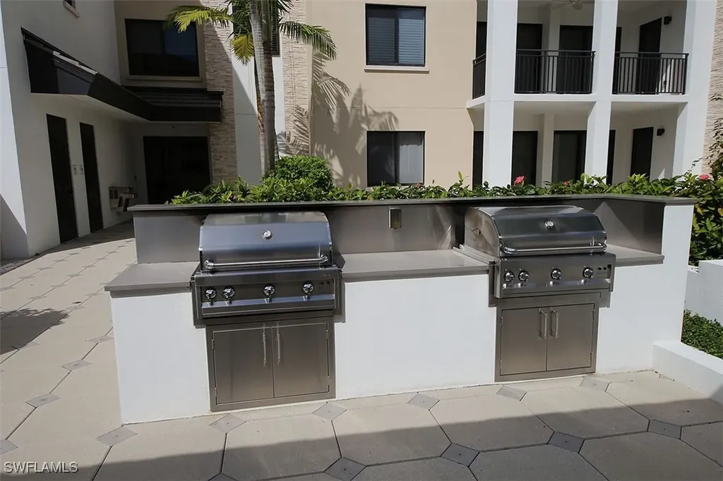 1035 3rd Avenue S Naples FL 34102
