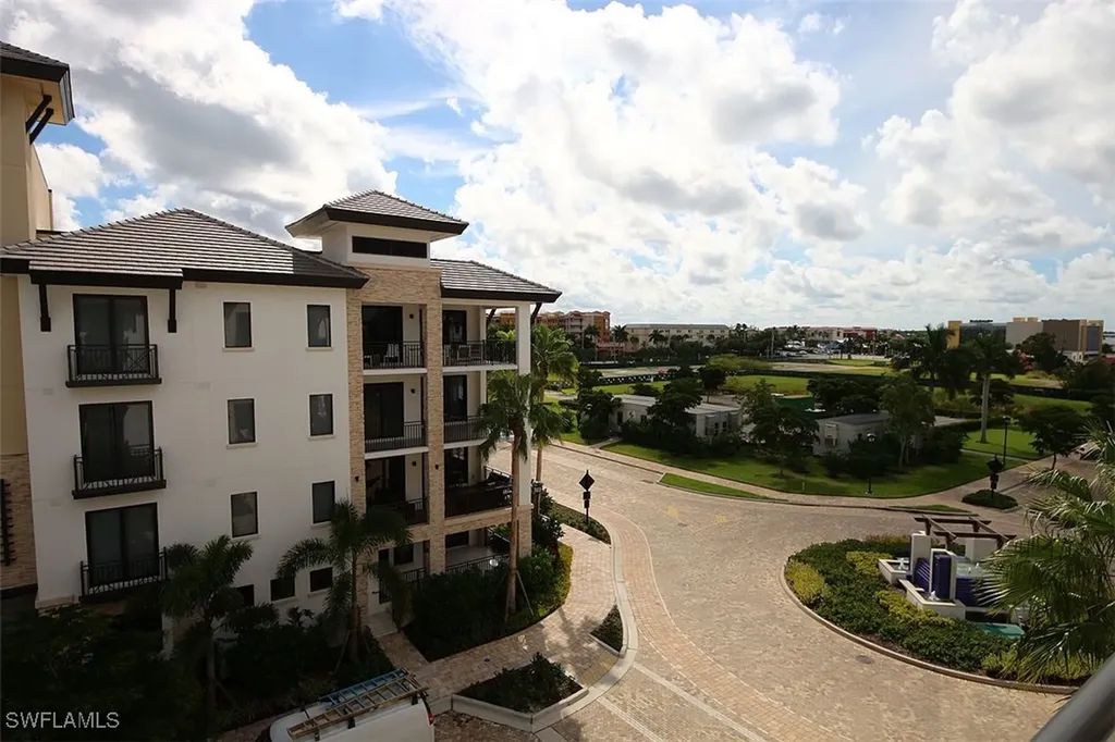 1035 3rd Avenue S Naples FL 34102