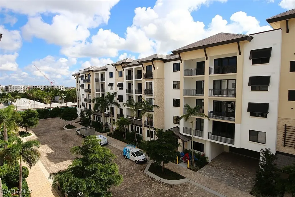 1035 3rd Avenue S Naples FL 34102
