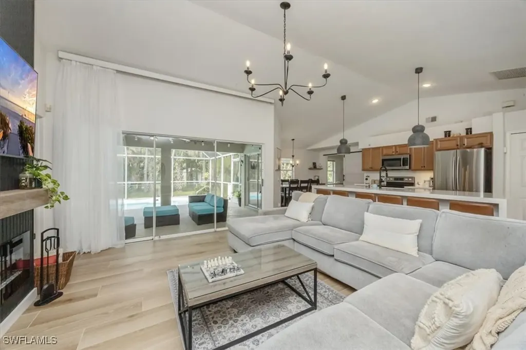 Naples FL, 361 9TH Street NW