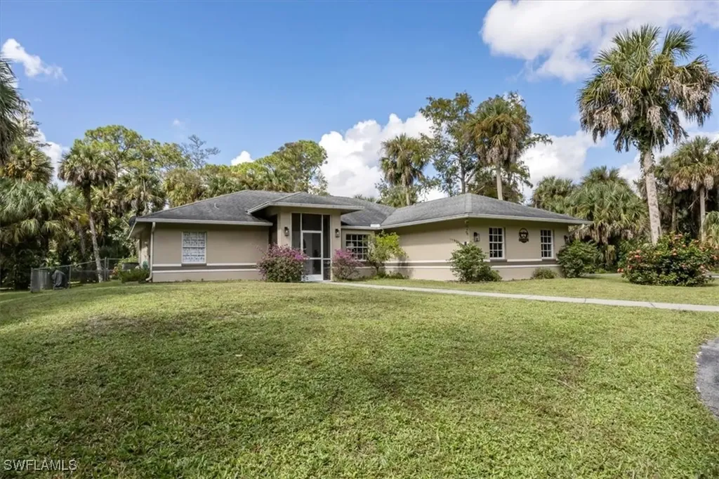 361 9th Street NW Naples FL 34120