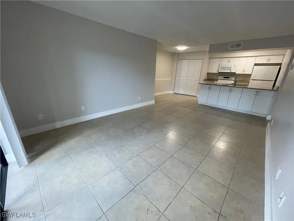 5323 Summerlin Road Fort Myers FL 33919