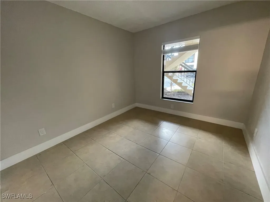 5323 Summerlin Road Fort Myers FL 33919