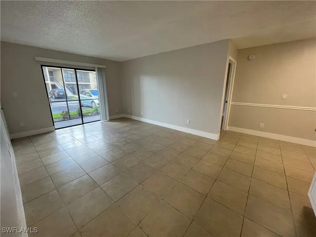 5323 Summerlin Road Fort Myers FL 33919