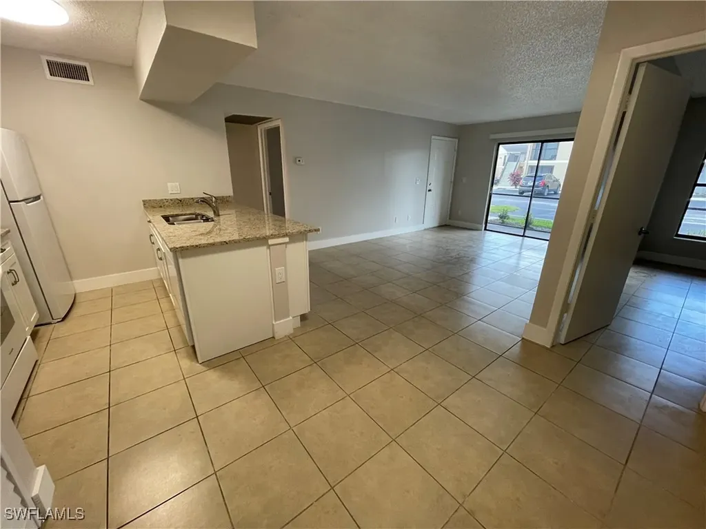5323 Summerlin Road Fort Myers FL 33919