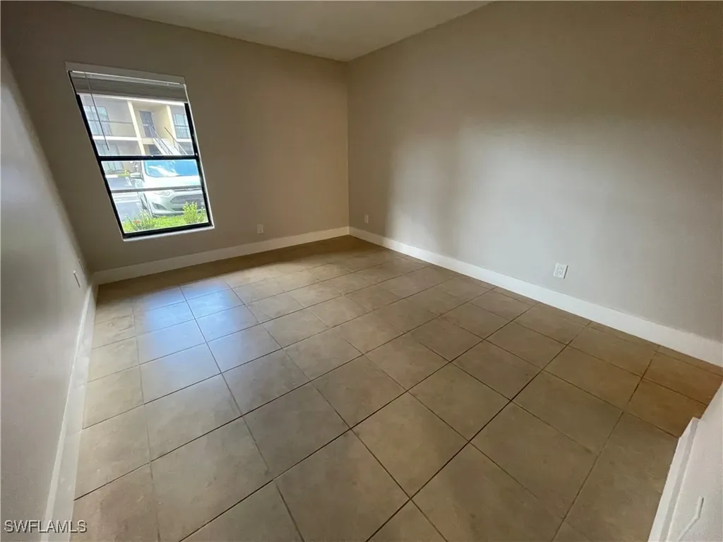 5323 Summerlin Road Fort Myers FL 33919