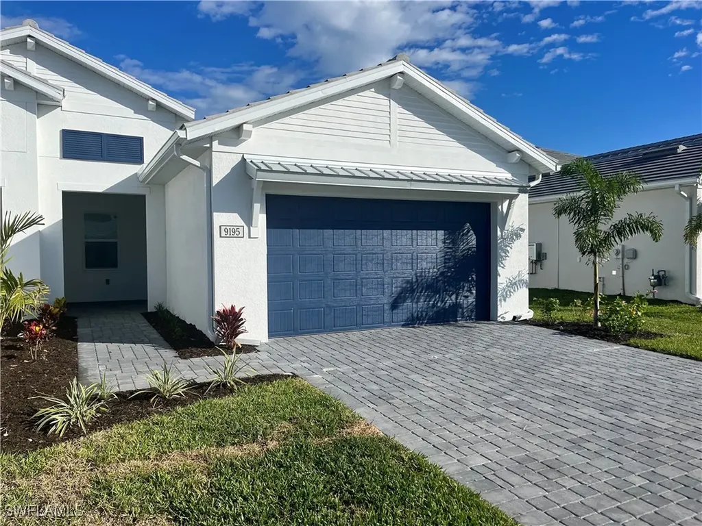 9195 Cayman Drive Naples FL 34114