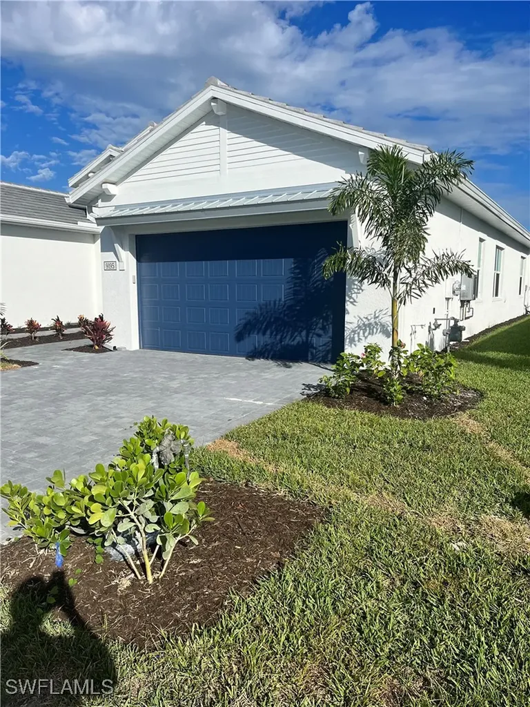 9195 Cayman Drive Naples FL 34114