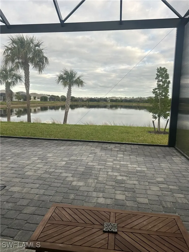 9195 Cayman Drive Naples FL 34114