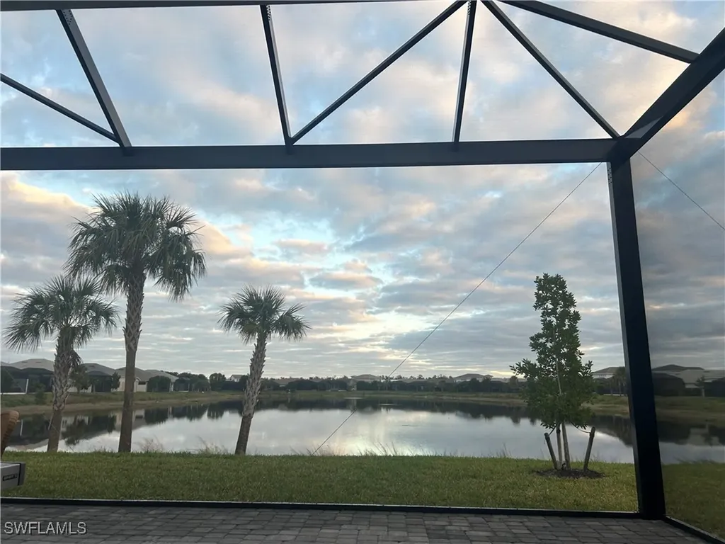 9195 Cayman Drive Naples FL 34114
