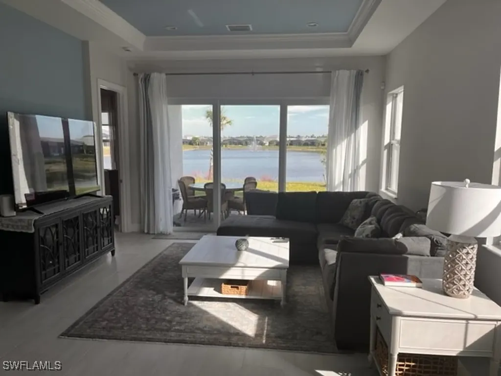 9195 Cayman Drive Naples FL 34114