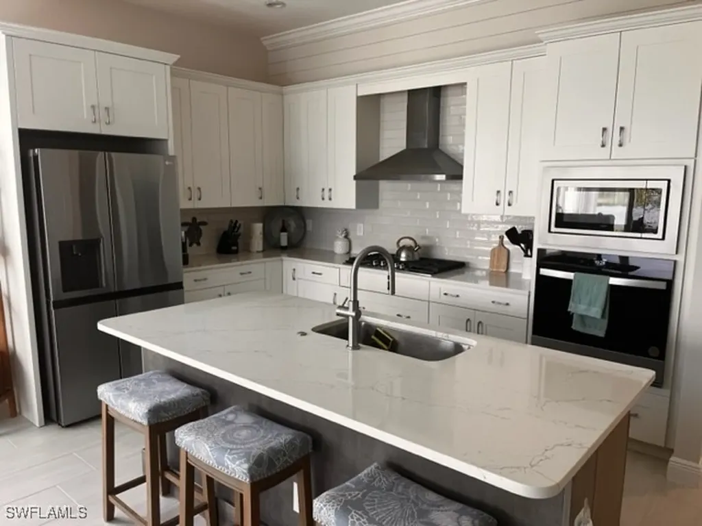 9195 Cayman Drive Naples FL 34114