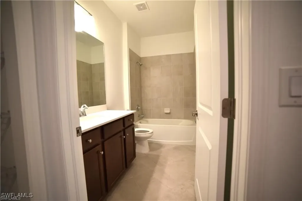 2665 Vine Avenue Naples FL 34120