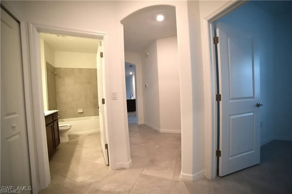 2665 Vine Avenue Naples FL 34120
