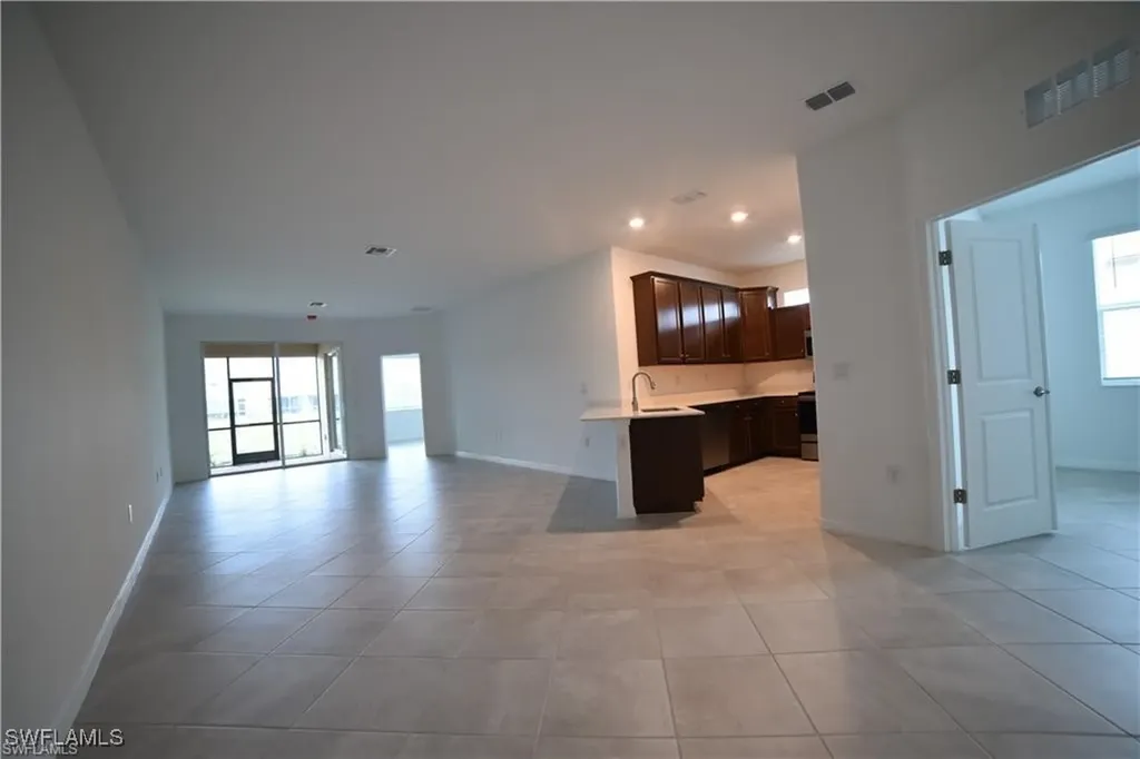 2665 Vine Avenue Naples FL 34120