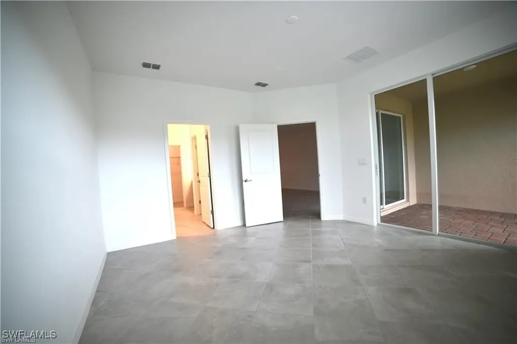 2665 Vine Avenue Naples FL 34120